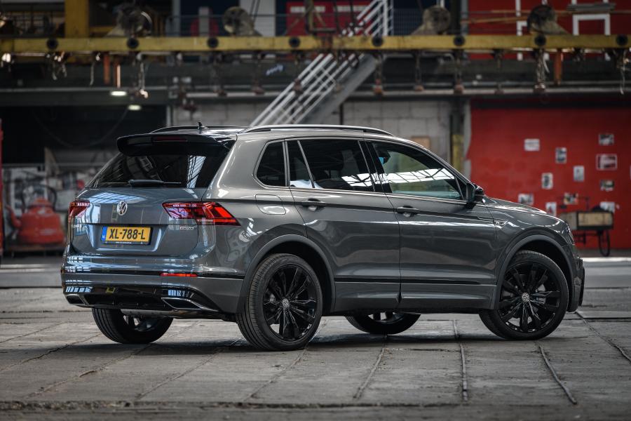  Volkswagen Tiguan R-Line Black Style 2018 года  (WW) (фото 8 из 16)